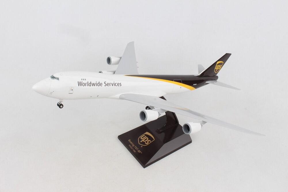 747-8F (Cargo Plane) UPS N606UP (Gear/Stand Included) 1/200 *Plastic [SKR979]