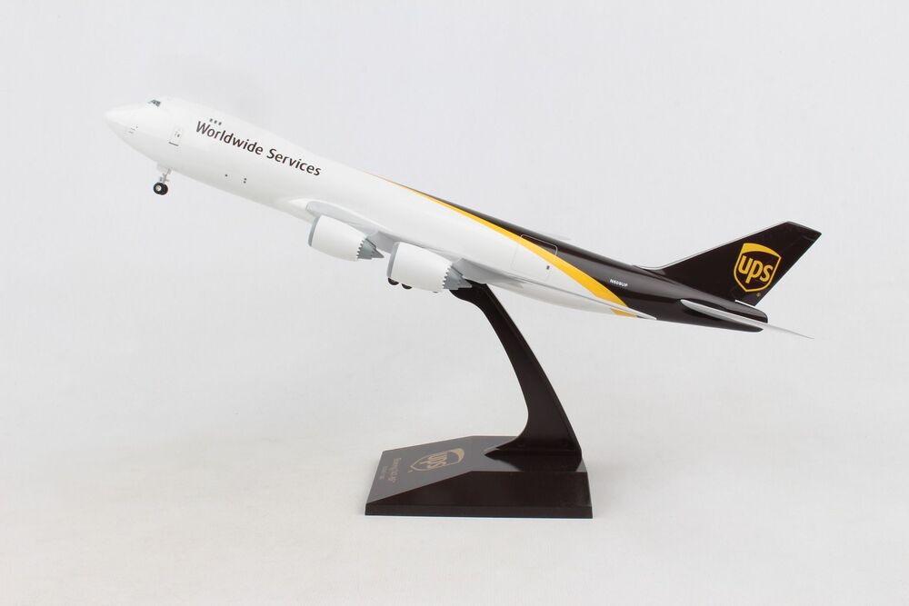 SkyMarks 747-8F(貨物機) UPS N606UP (ギア/スタンド付属) 1/200 ※プラ