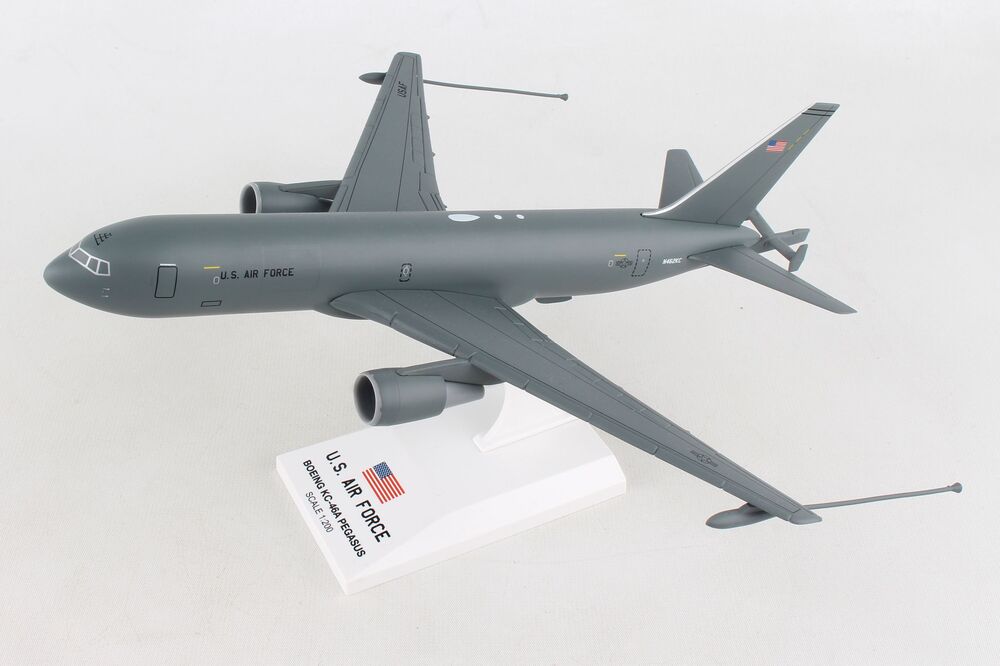 KC-46A US Air Force Airlifter N462KC (without gear/stand included) 1/200 *Plastic [SKR995]