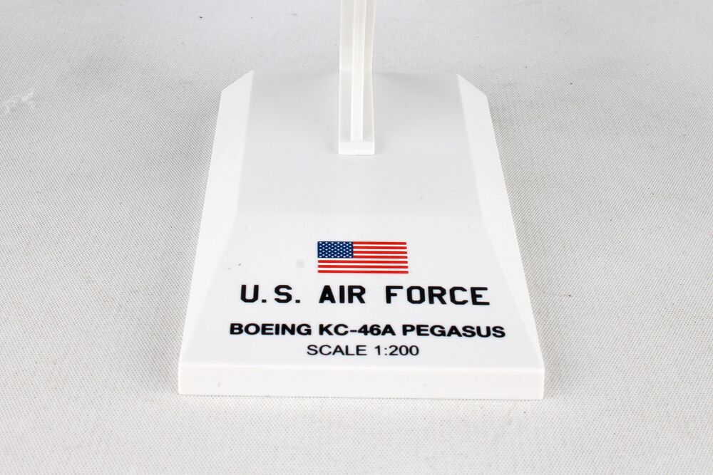 KC-46A US Air Force Airlifter N462KC (without gear/stand included) 1/200 *Plastic [SKR995]