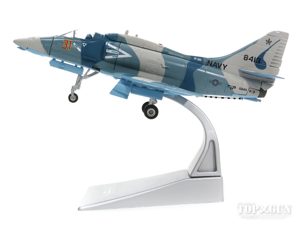 A-4M Skyhawk, US Navy 126th Fighter Squadron "Bandits", Virtual Enemy Blue Camouflage, Miramar Air Base #31/158413, December 1992, 1/72 [US37405]