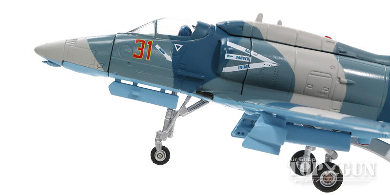 A-4M Skyhawk, US Navy 126th Fighter Squadron "Bandits", Virtual Enemy Blue Camouflage, Miramar Air Base #31/158413, December 1992, 1/72 [US37405]