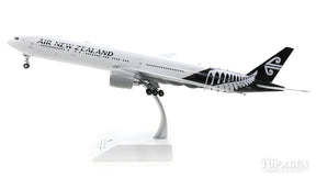 777-300ER ニュージーランド航空 ZK-OKS (スタンド付属) 1/200 [XX2303]