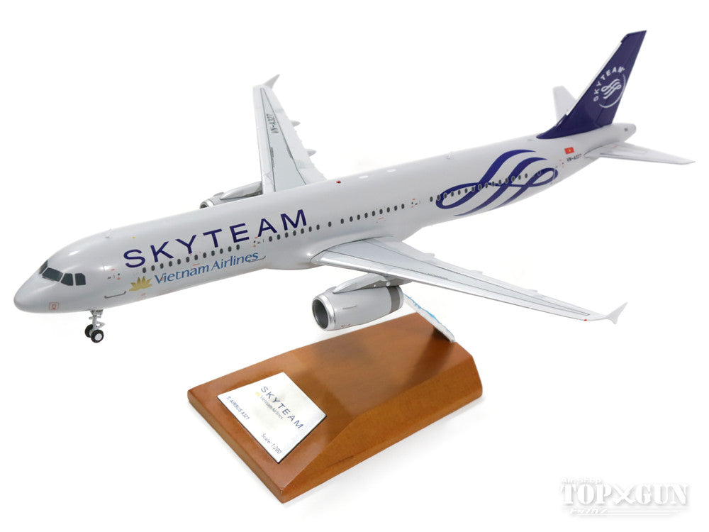 A321 ベトナム航空 特別塗装 「スカイチーム」 VN-A327 (スタンド付属) 1/200 ※金属製 [XX2482]