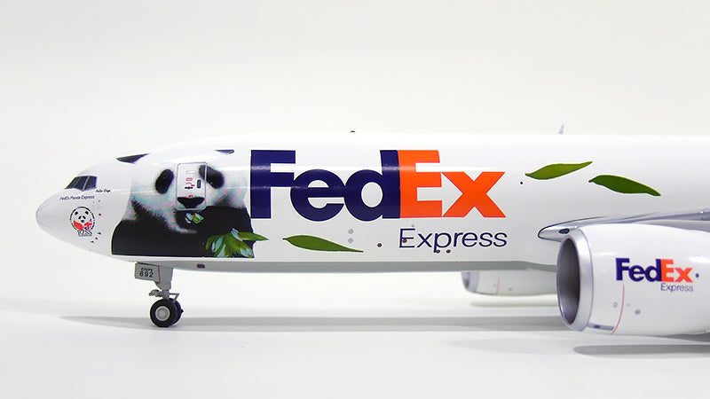 777-200F (Cargo Type) FedEx Special Paint "Panda Express/Bamboo" (with stand) N892FD 1/200 [XX2579]