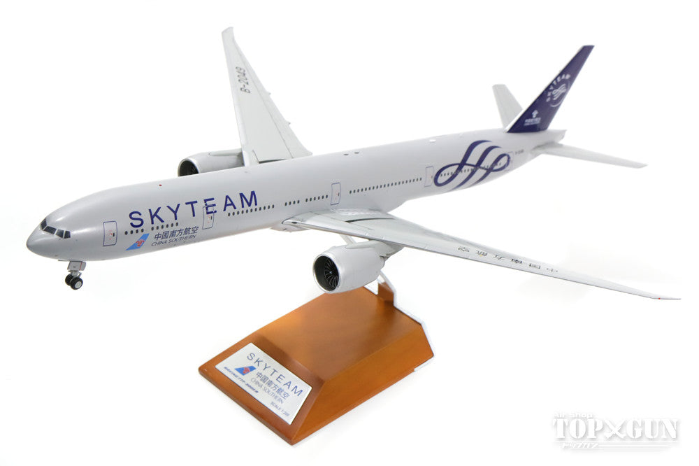 777-300ER China Southern Airlines Special Paint "SkyTeam" B-2049 (Stand Included) 1/200 *Made of Metal [XX2743]