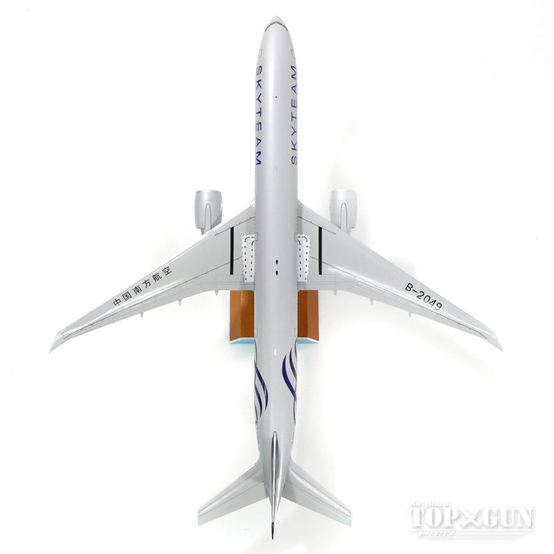 777-300ER China Southern Airlines Special Paint "SkyTeam" B-2049 (Stand Included) 1/200 *Made of Metal [XX2743]