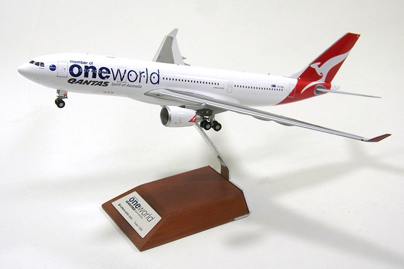 A330-200 Qantas Special Paint "One World" Stand Included 1/200 [XX2756]