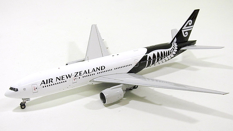 777-200ER Air New Zealand stand included 1/200 [XX2917]