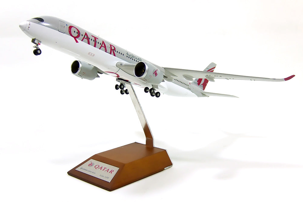 A350 Qatar Airways with stand 1/200 [XX2936]