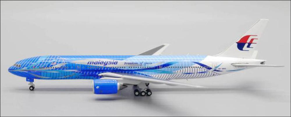 777-200ER マレーシア航空 特別塗装 「Freedom of Space」 00年代（フラップダウン固定） 9M-MRD 1/400 [XX4485A]